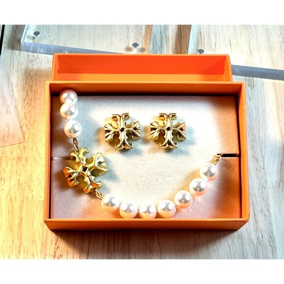 NEW!! Tory Burch Roxanne Pearl and Gold Necklace & Earring Set with gift box!!! - Picture 2 of 11